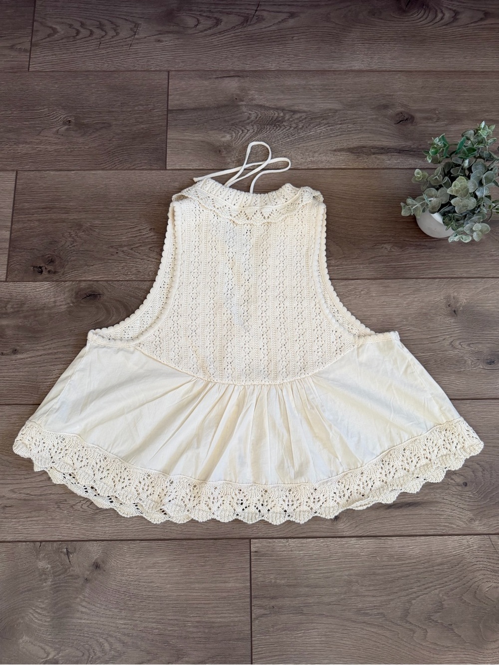NWT ANTHROPOLOGIE Ivory Crochet-Trim Sleeveless Button Front Top Size Medium - Picture 10 of 11